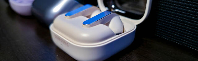 What's the difference between active noise canceling and passive?