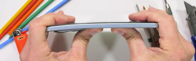 This new mid-range phone put some flagships to shame in JerryRigEverything durability test