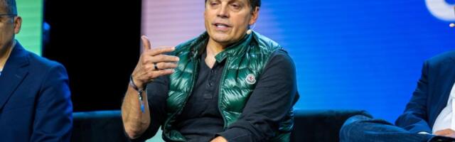 SkyBridge's Scaramucci is buying the bitcoin dip, calls Trump a crypto President