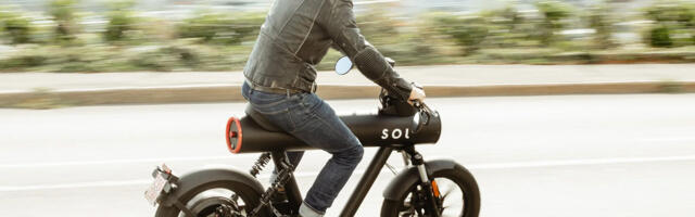 This Pocket Rocket electric motorcycle essentially runs on a giant AA battery and it’s now available to pre-order