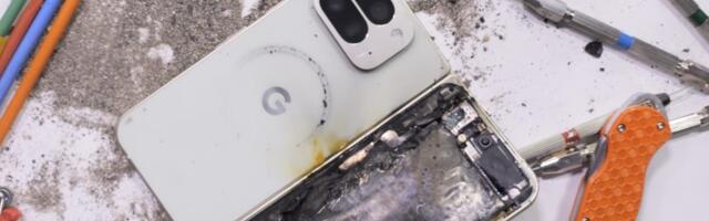 Pixel 10 Pro Fold Has a Really Bad Day in the Teardown Room