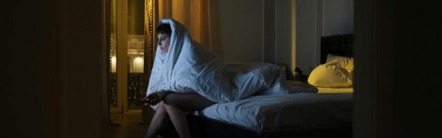 Neuroscience reveals that people who overthink at night often have brains that refuse to file away unresolved emotional experiences during the day