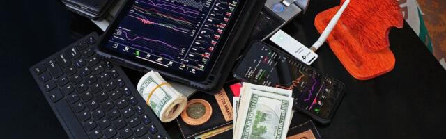 Dollar Index Suffers Worst Crash Since 1991; Bitcoin's 'Stochastic' Points to Possible Drop Below $100K: Technical Analysis