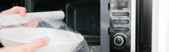 Is Plastic in the Microwave a Recipe for Eating Microplastics? I Asked the Experts