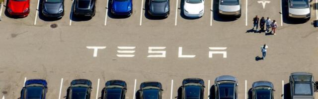 Tesla is slow in reporting crashes and the feds have launched an investigation to find out why