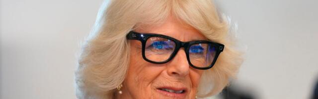 The tech guys can't get you to wear face computers. But they're not giving up.