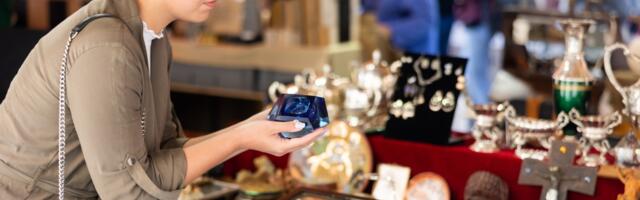 5 Cool Gadgets And Electronics You Should Always Look For At A Flea Market