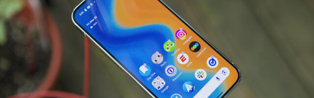 Android 16 QPR1 Beta 2 just made an iOS-style change to your status bar
