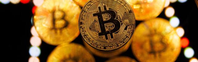 Bitcoin Hits $122K but Something Feels Off