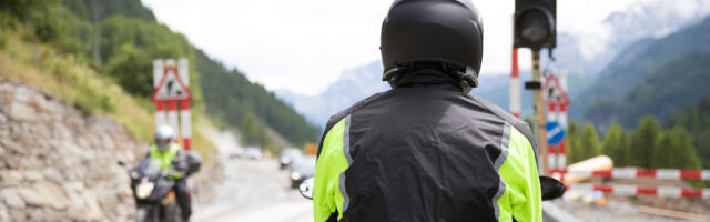 Is It Legal For Motorcycles To Run Red Lights? Here's What US Law Says