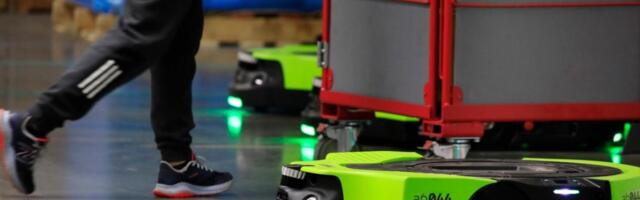 Amazon develops a warehouse robot workers can speak to