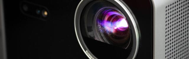 Leica Cine Play 1 Review: An OK Projector With a Leica Badge and Price