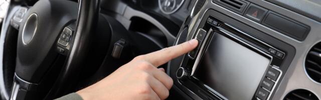 Here's How To Tell If Your Car Has A Blown Fuse, And Can You Still Drive With One?