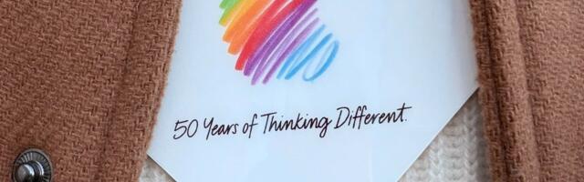 Apple's 50th: Mumford & Sons in London, Illuminated Artwork in Sydney