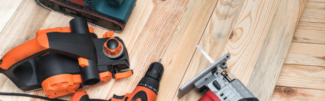 Power Tool Batteries & Salt Water Don't Mix, They Explode - Florida Warns Residents As Hurricane Season Continues