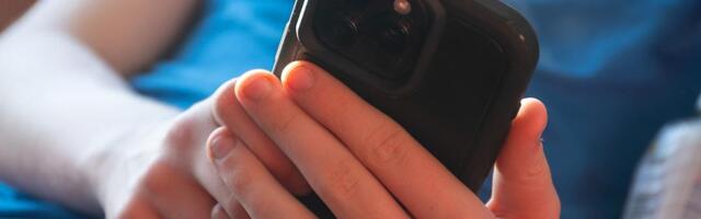 Flickering lights could help fight misinformation