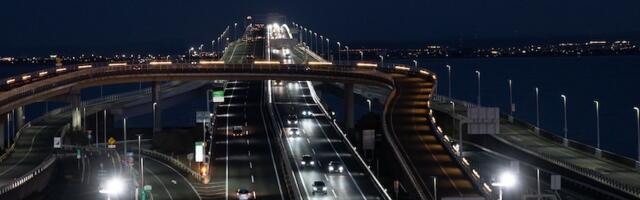 Навигация как нервная система: Как мы подружили немецкий автопром с японскими платными дорогами через AIDL