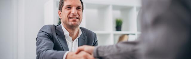 Psychology says founders who scale past €10M in revenue almost always do this one uncomfortable thing early