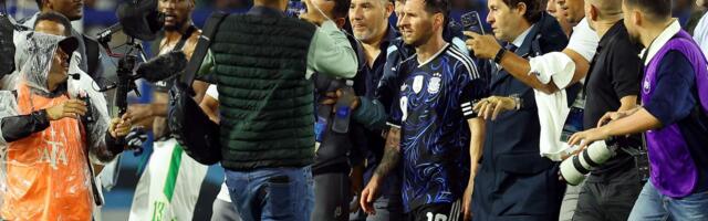 Haos zbog selfija sa Mesijem: Igrači i štab Mauritanije nisu dali Argentincu da izađe s terena posle meča