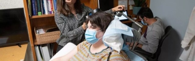 Brain implant relieves woman’s depression by zapping her with electricity
