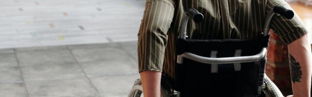 После смерти молодой женщины в центре соцухода в Латвии начали уголовный процесс