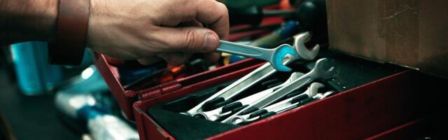 How To Degrease A Tool Box Without Damaging The Metal