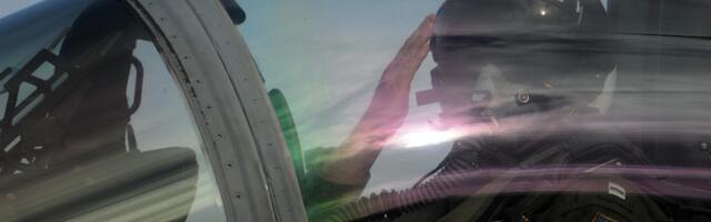Up To $280K: How The US Navy Is Trying To Keep Its Pilots On The Job