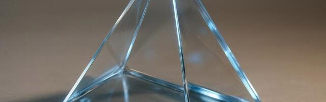 Не биты, а тетраэдры: как я построил геометрический движок состояний и ускорил точную задачу в 555 раз