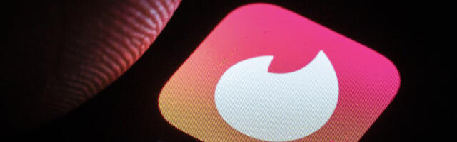 4 tips for using hookup apps discretely — advice for Feeld, Tinder, AdultFriendFinder, and Grindr