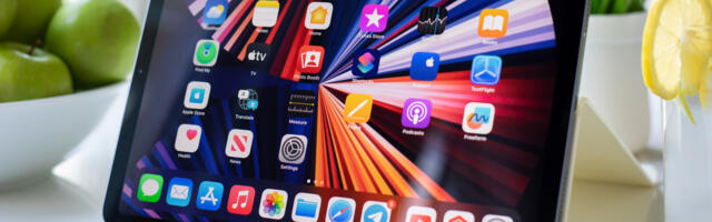 Bright Spot On Your iPad Or iPhone Screen? Possible Causes, And What You Can Do