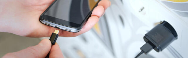 4 Of The Weirdest Charging Ports Phones Used Before USB-C