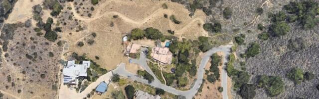 U2 producer lists $4.2 million California home once owned by ‘Dark Shadows’ star