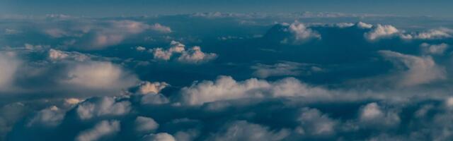 DOGE, XRP, ETH, SOL Follow Bitcoin Through the Cloud as Altcoin Momentum Builds