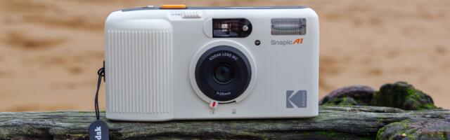 I tested Kodak's cheap and pocketable film camera, and it's packed with retro-futuristic charm