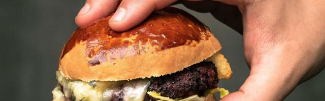 Stanford scientists built an AI that can design healthier, greener burgers