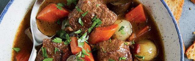 17 cozy comfort foods you can make in a slow cooker