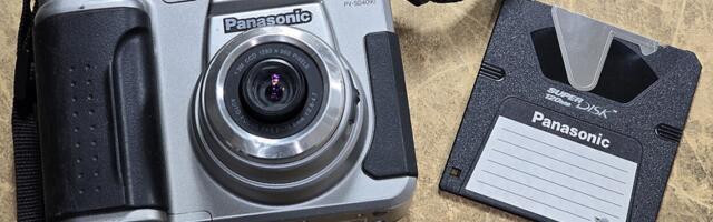 Они пытались заменить дискету, но проиграли флешке и CD