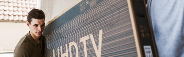 ​​Can A TV Be Transported Laying Down? This Is The Safest Way To Move It