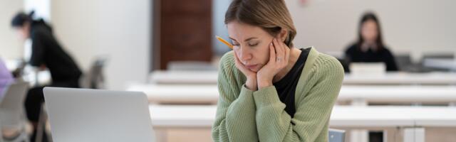 The loneliest people in any room are usually the ones doing these 8 things—and everyone assumes they’re perfectly fine