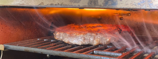 The Otto Wilde Grill delivers the drama of delicious restaurant steak at home