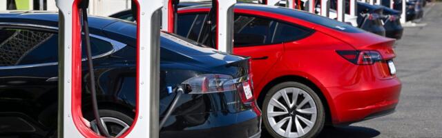 Departing Tesla finance VP says he slept under his desk while the company was under 'deathwatch'