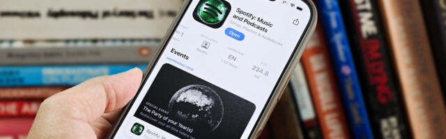 Spotify’s disco ball icon wasn’t exactly a hit, so it’s heading out