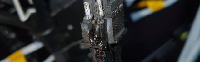User claims RTX 4090 16-pin power connector melted on both GPU and PSU side, despite running at 75% power
