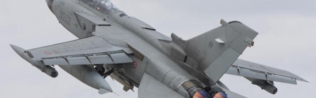 What Are 'Swing Wing' Fighter Jets And Are They Still Made Today?