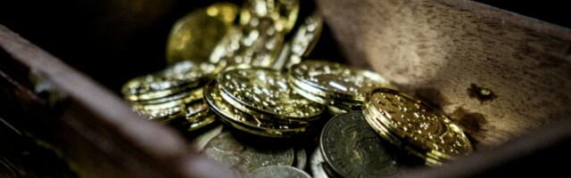 Treasures worth thousands: homeowners discover vintage items hidden in walls during renovation