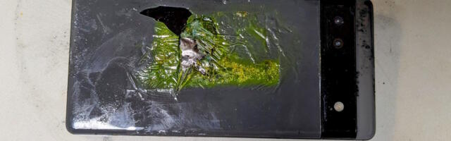 Survey confirms: Our readers know what to do when faced with a phone fire