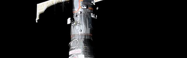 Astronauts Unpack Cargo From Stinky Russian Spacecraft, Despite Troubling Odor
