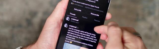 You might soon be able to play mini games inside Threads DMs