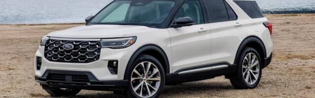 The 2025 Ford Explorer Ultimate RWD Platinum Edition SUV