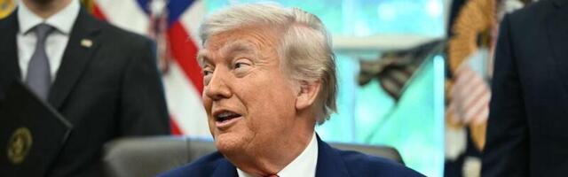 Trump Struggles to Silence His Ringing iPhone During Press Conference